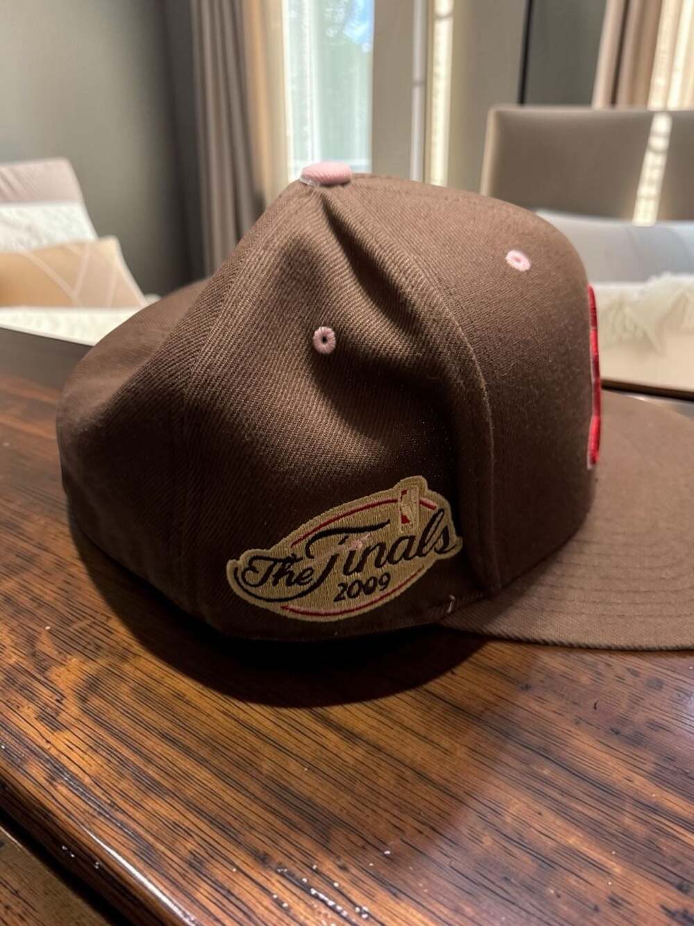 Mitchell & Ness Los Angeles Lakers 2009 NBA Finals Brown Sugar Bacon Fitted Hat - Picture 4 of 6